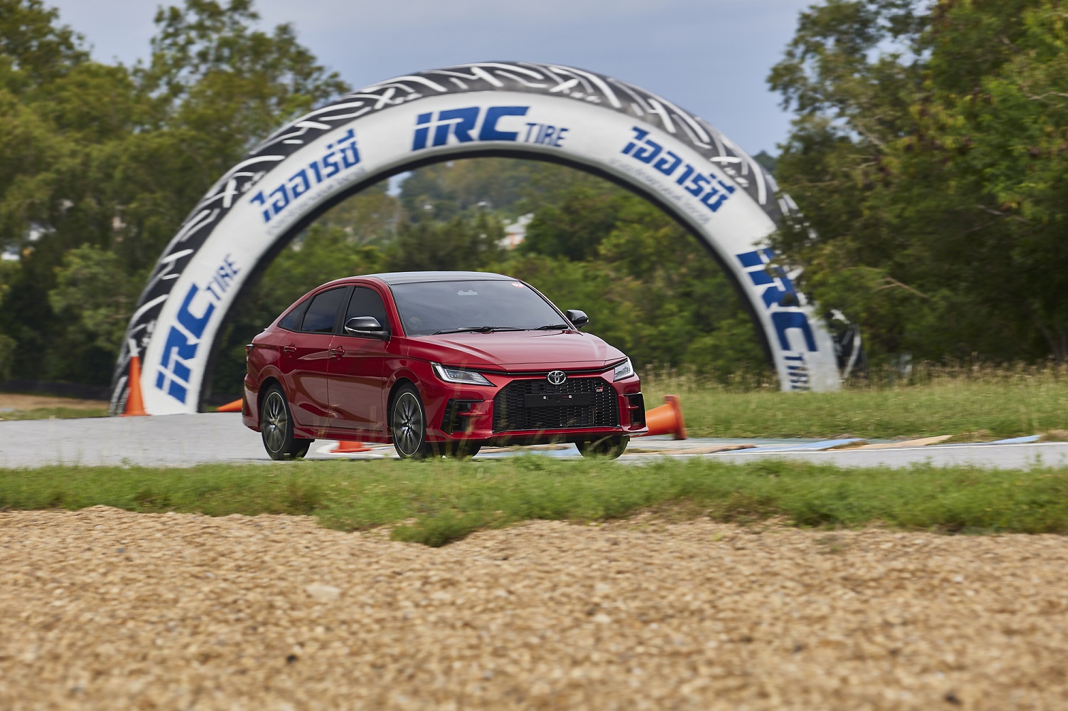 Toyota Yaris Ativ HEV 2025  2 รุ่นย่อย 2 สไตล์ ครบเครื่อง คุ้มค่า คำตอบของ ซิตี้คาร์ ไฮบริด