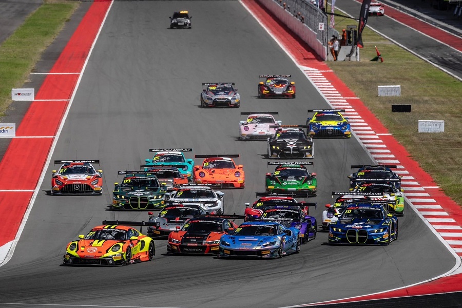 “เต๊อะ วุฒิกร” & ทีมเมท สู้สุดกำลังยกระดับผลงาน ศึก GT World Challenge Asia สนามมันดาลิกา